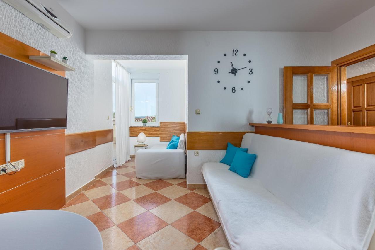 Oleander Apartment *