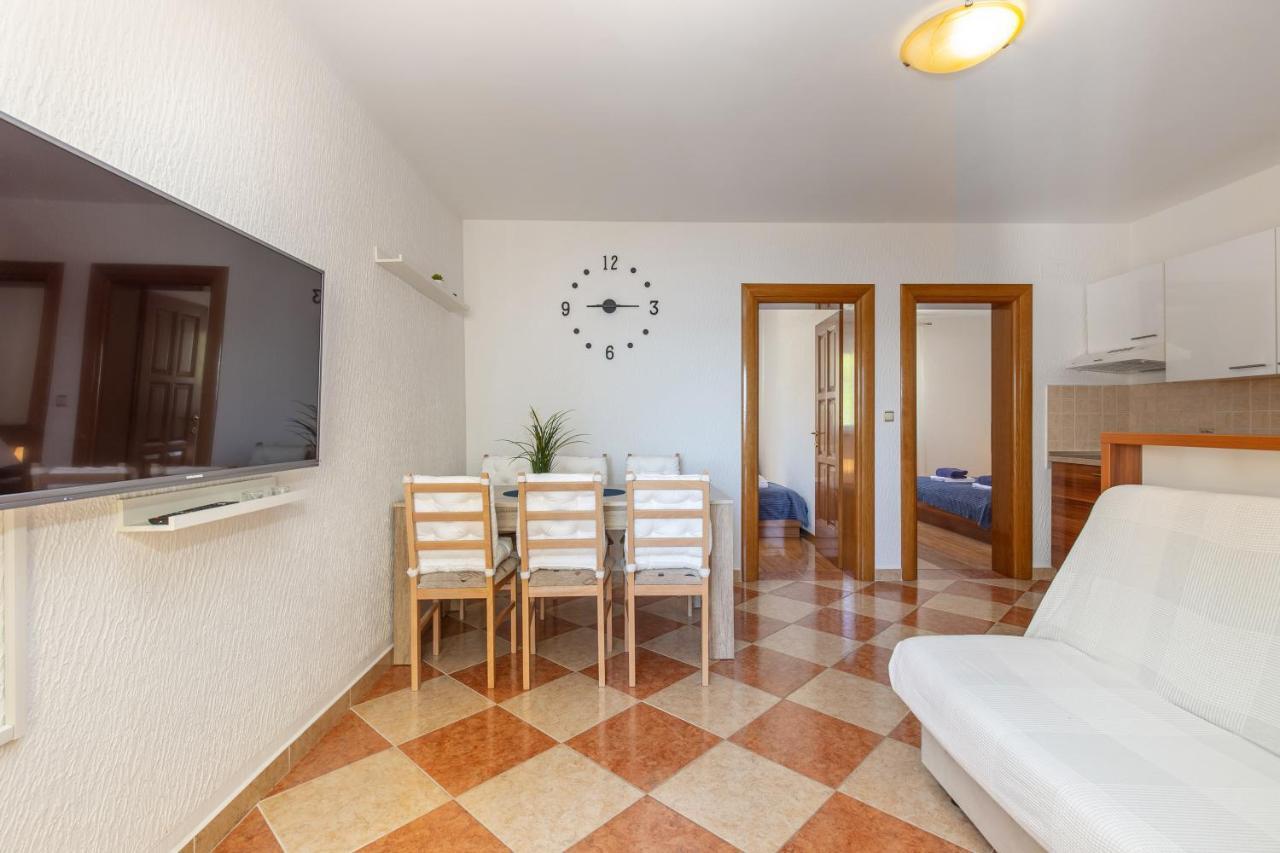 Oleander Apartment *